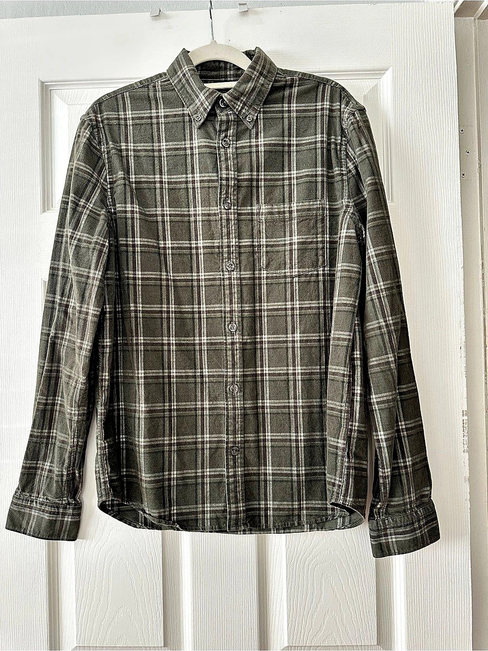 Express Plaid Button Down in Gray Size Small